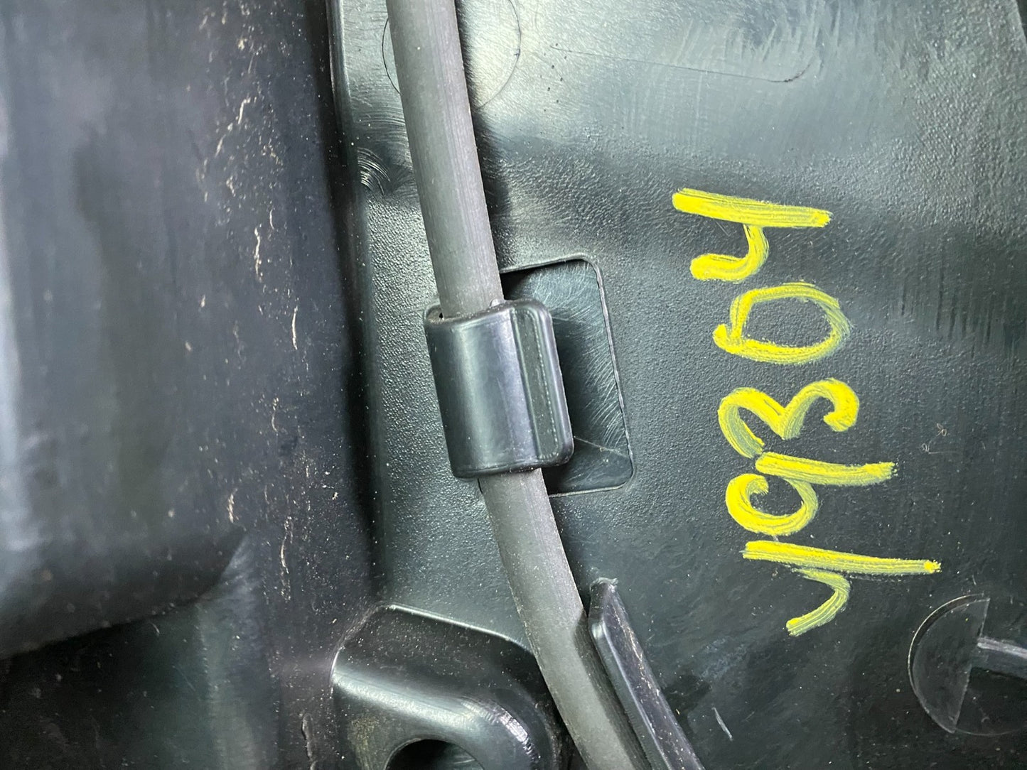 2014 - 2019 Jeep Grand Cherokee Liftgate Back Door Spoiler & Light OEM Y9304 DG9