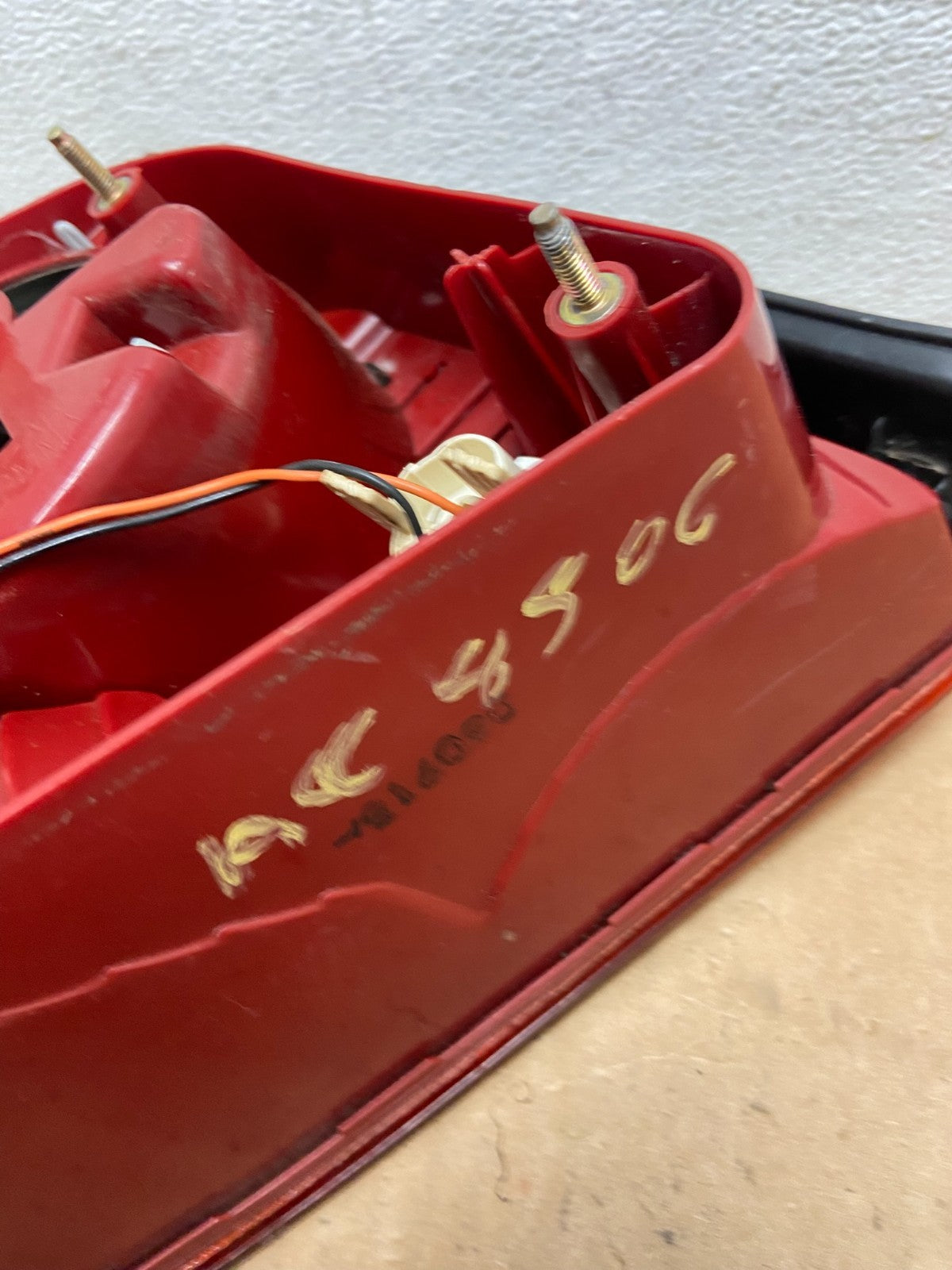 2002 - 2005 Hyundai Sonata Right Passenger RH Side Tail Light AC8506 DW6