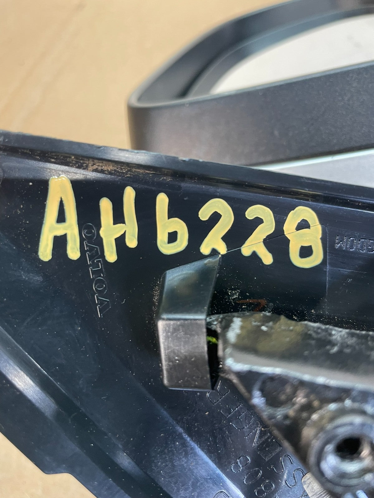 2011- 2018 Volvo V60 Right Passenger RH Front Door View Mirror AH6228 DG11