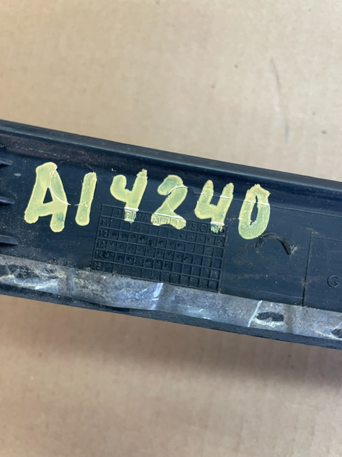 2011 to 2014 Ford Explorer Rear Tailgate Gate Trim Molding With Camera ai4240 DG6