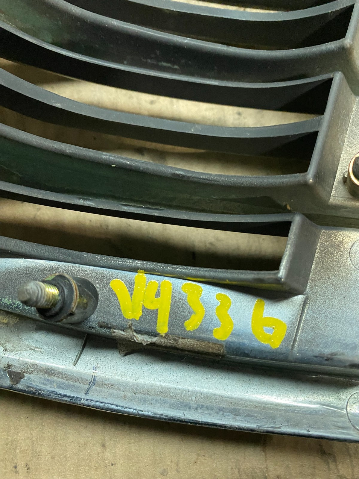 2001 to 2005 Hyundai Sonata Front Upper Grille Grill Bumper V4336 OEM GD12