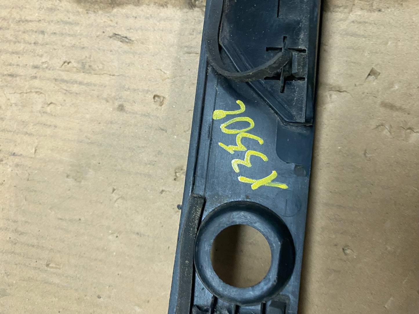 2016 - 2019 Ford Explorer Interceptor Rear Tailgate Molding With Camera X3502 DG11