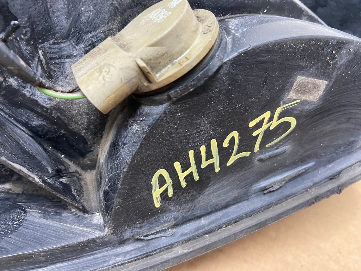 2003-2004 Chrysler Concorde Right Passenger RH Side Tail Light AH4275 LK7