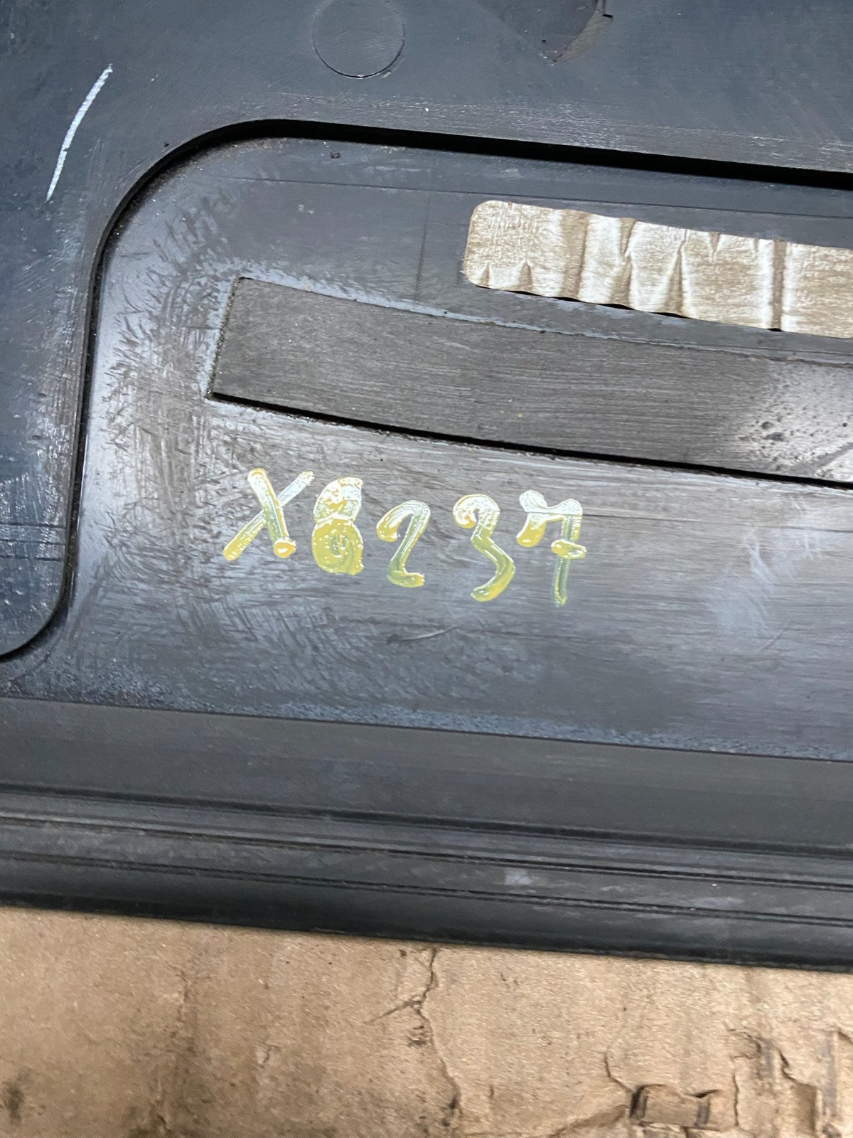 2011 to 2015 Ford Explorer Rear Upper Tailgate Liftgate Wing Spoiler X8237 DG16