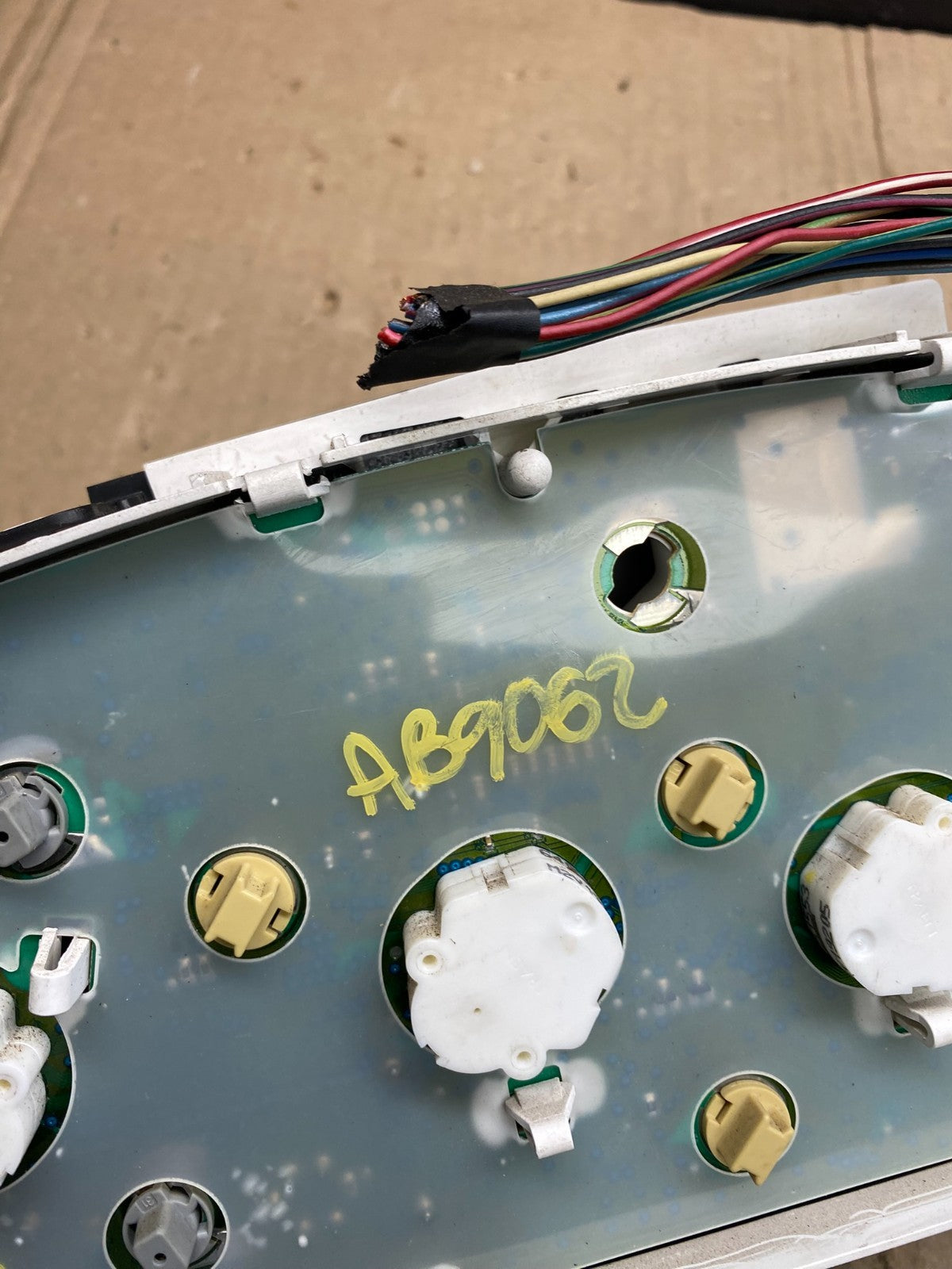 2006 Ford E350 Gauge Speedometer Cluster OEM AB9062 DG7