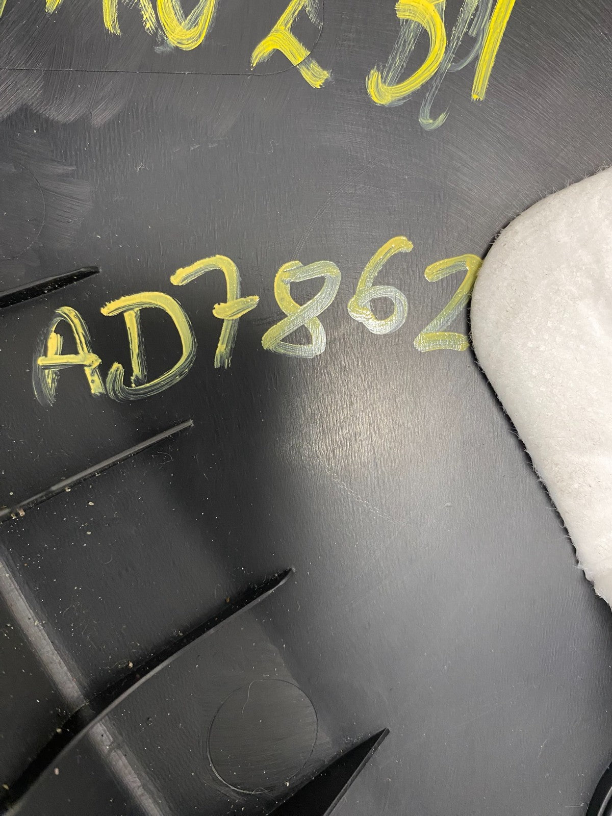 2010 to 2015 Hyundai Tucson Front Right Passenger Side Door Trim Panel AD7682 DG9