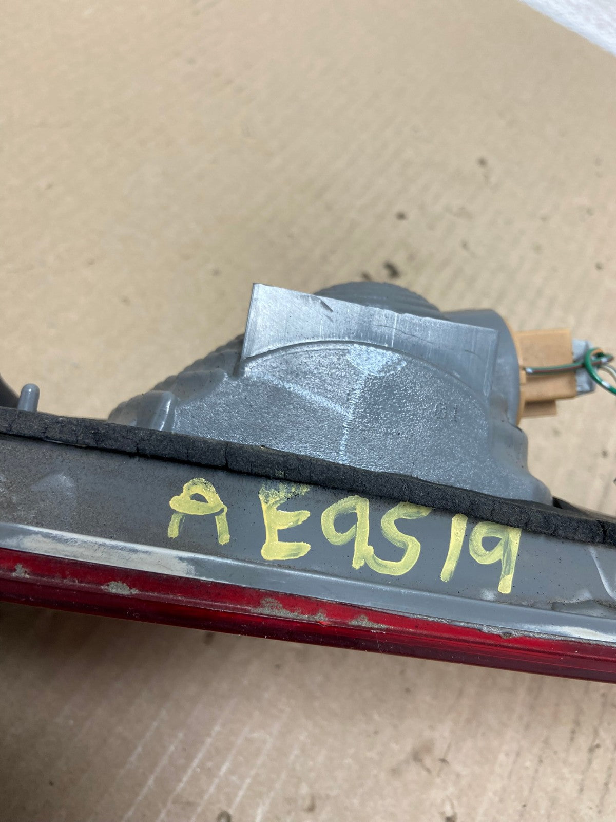 2000-2001 Toyota Camry Tail Light Left Driver LH Side Inner AE9519 LK7