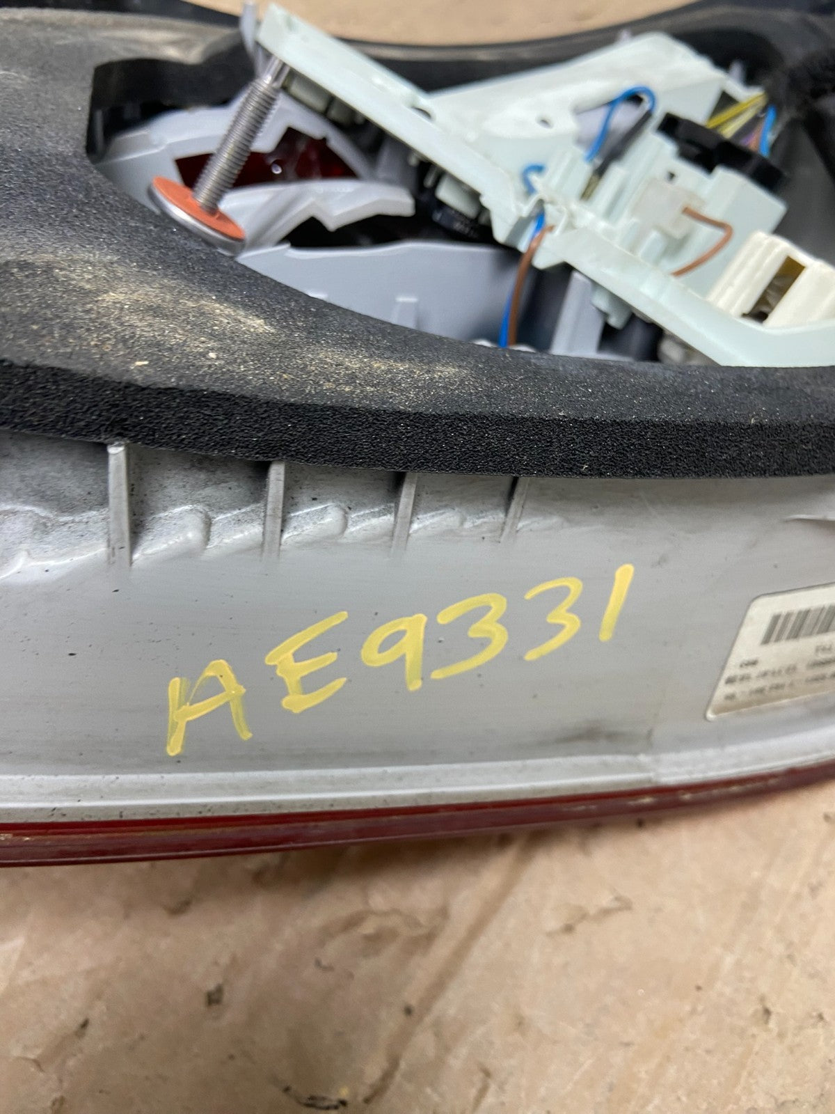 2007 - 2010 BMW M3 328i 335i Convertible Left Driver LH Tail Light AE9331 DW8