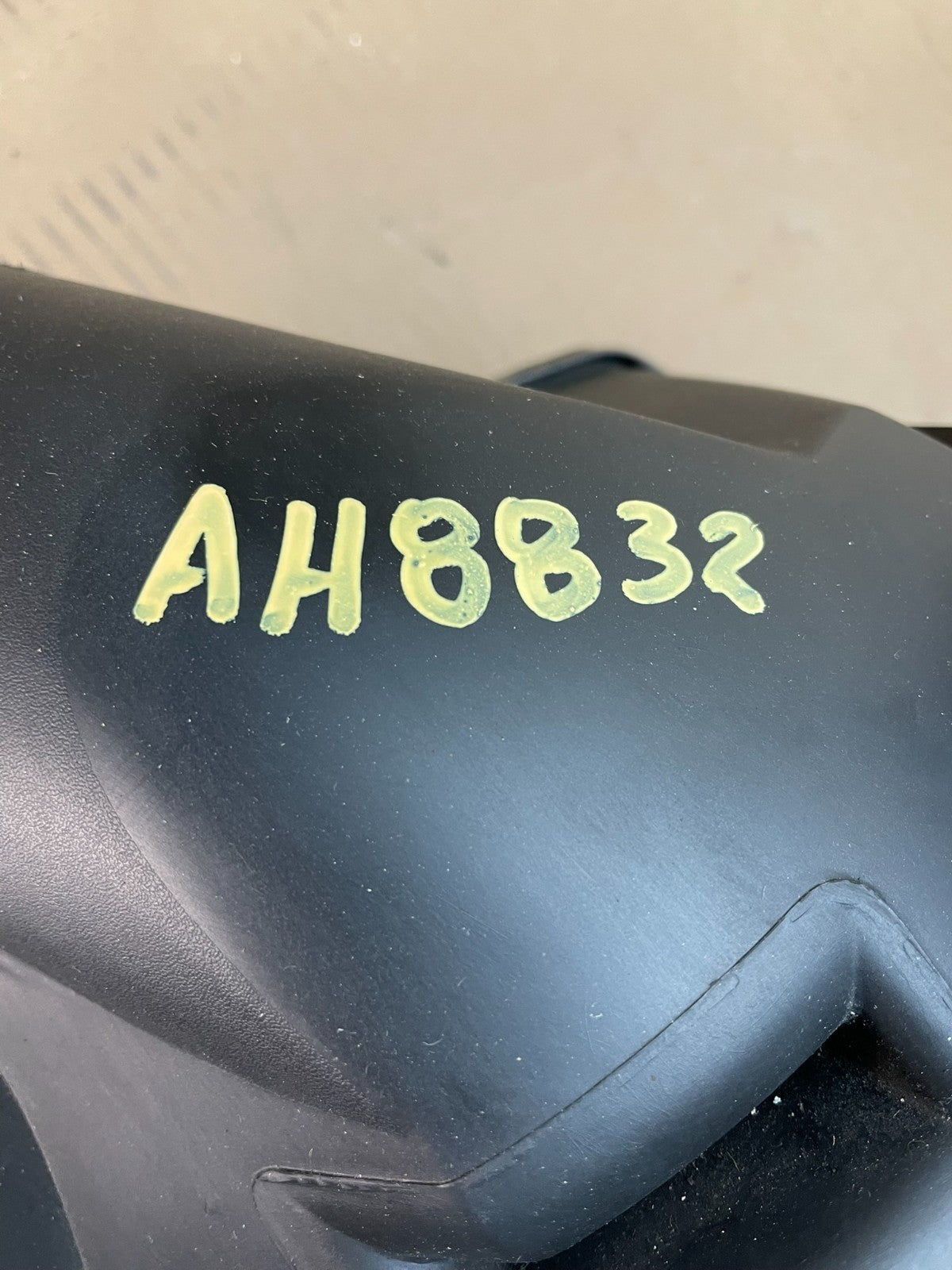 2007 Hummer H3 Air Intake Cleaner Filter Housing Box ah8832 DG6