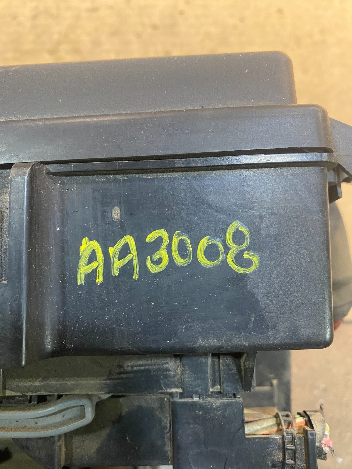 2006 Jeep Grand Cherokee Integrated Power Fuse Box Body Control Module AA3008 DG7
