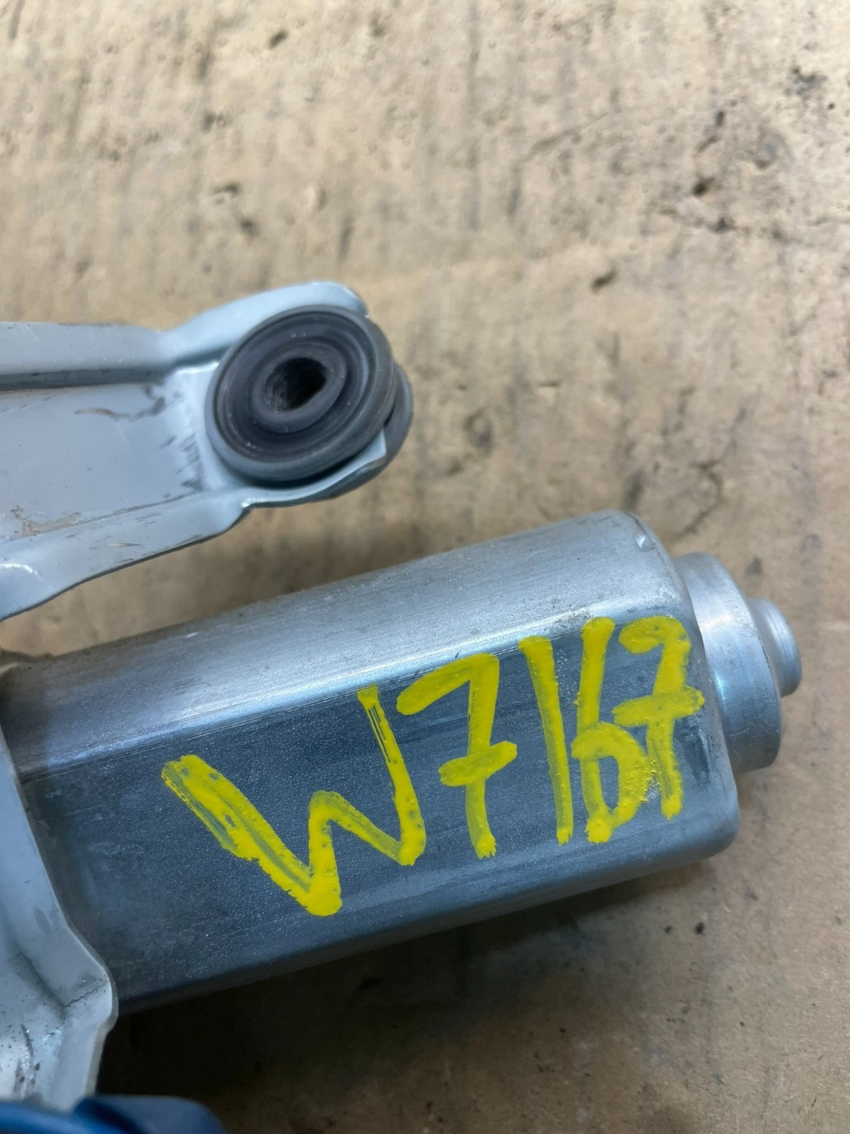 2011 - 2013 Kia Sorento Rear Glass Windshield Wiper Motor W7167 DG7