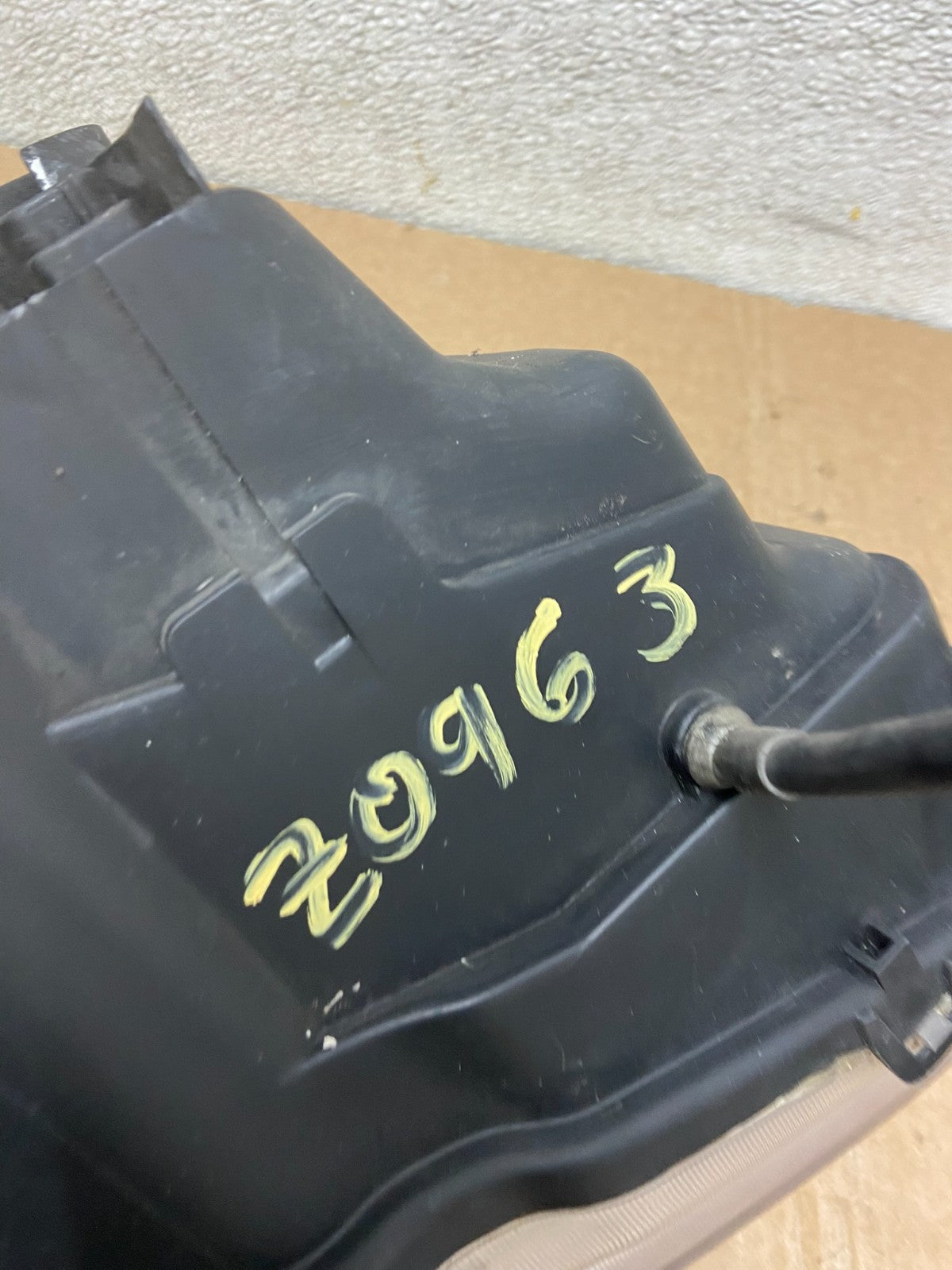 2002 to 2005 Saab 9-5 Left Driver LH Side Halogen Headlight OEM Z0963 DW9