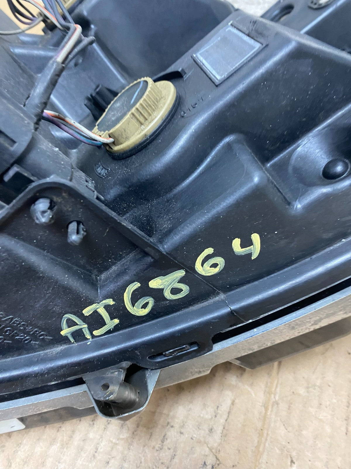 2013 to 2019 Ford Flex Left Driver LH Side Halogen Headlight AI6864 DG11