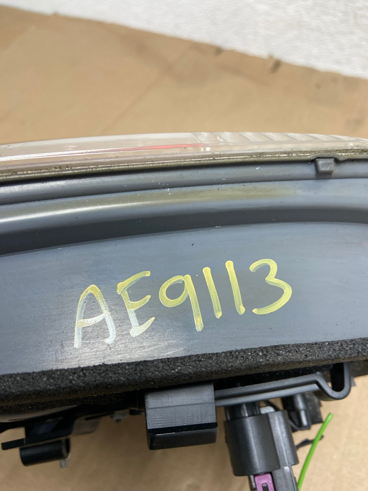 2007 to 2012 GMC Acadia Left Driver Lh Side Tail Light Inner AE9113 LK6