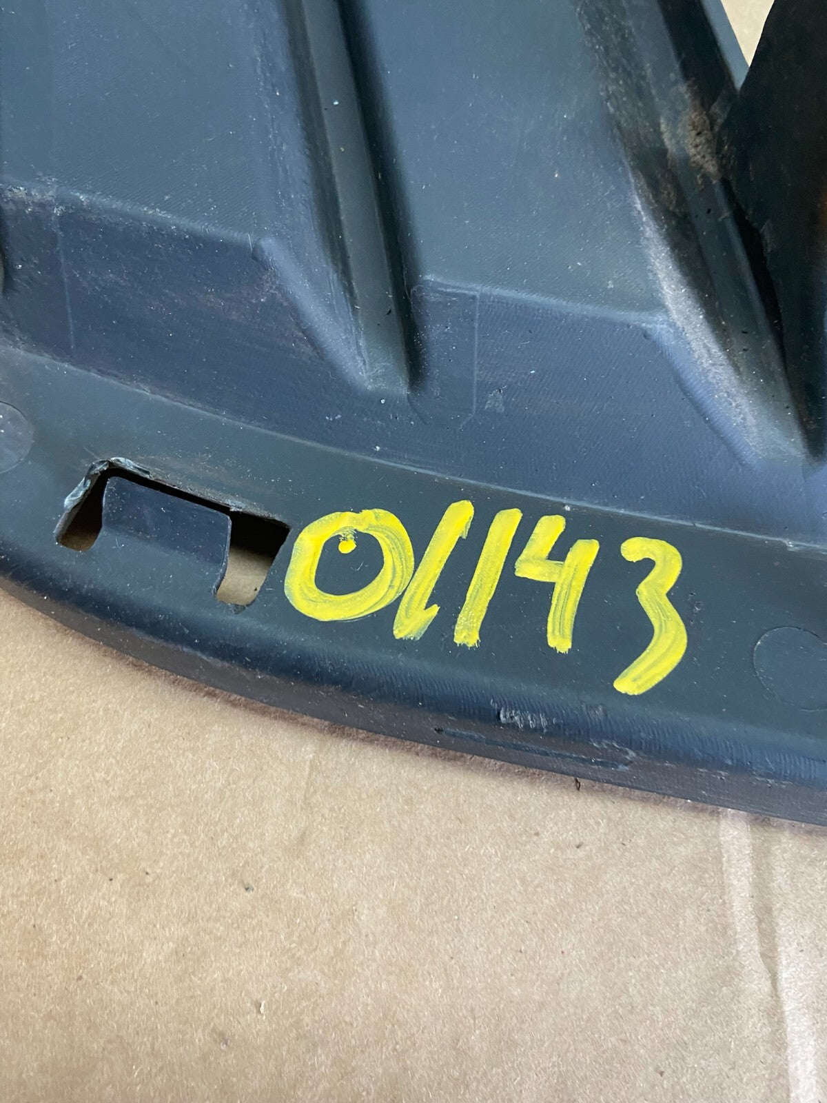 2010 to 2012 Lincoln MKT Grill Grille Support Panel O1143 OEM DG7