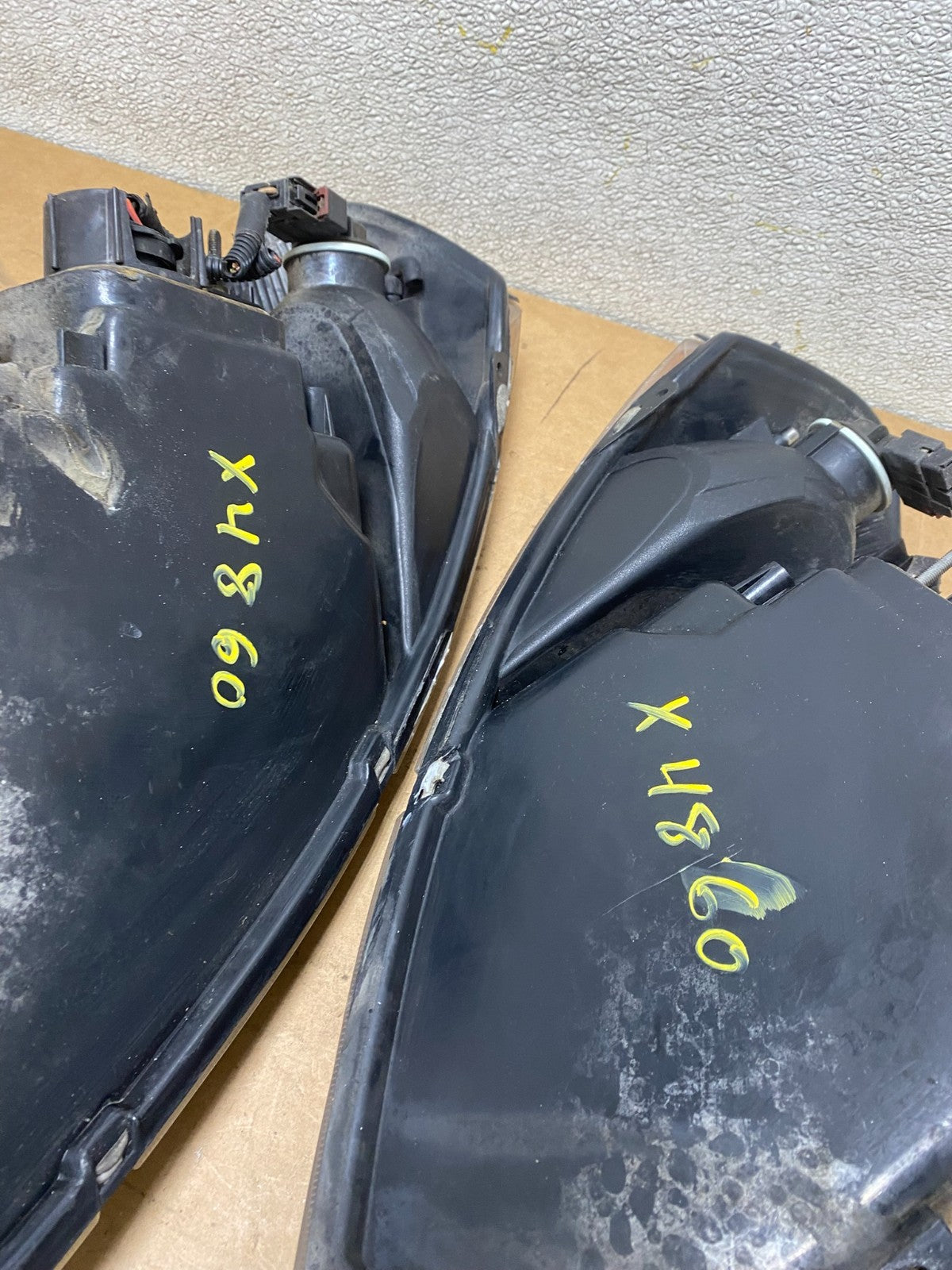 2001 to 2002 Chrysler Sebring Left+Right Side Headlights Oem X4860 DW16