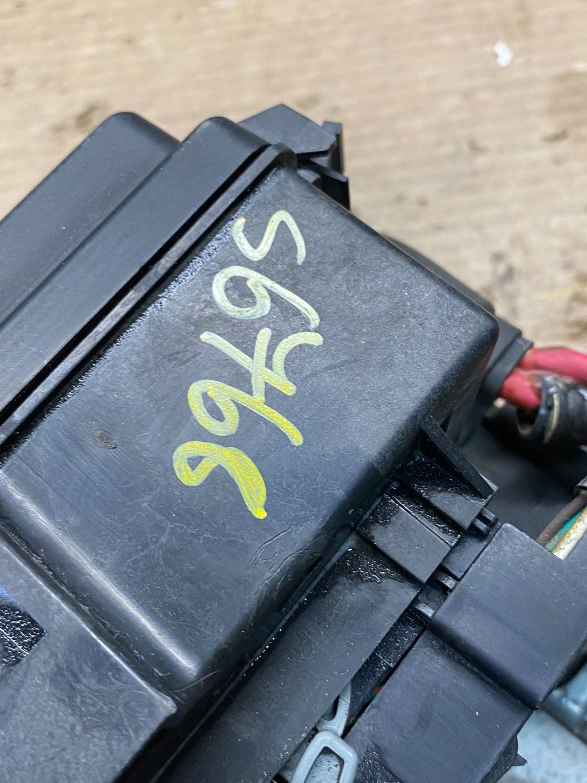 2005 Jeep Grand Cherokee BMC Body Module Power Fuse Box Relay Oem S6768 DG9