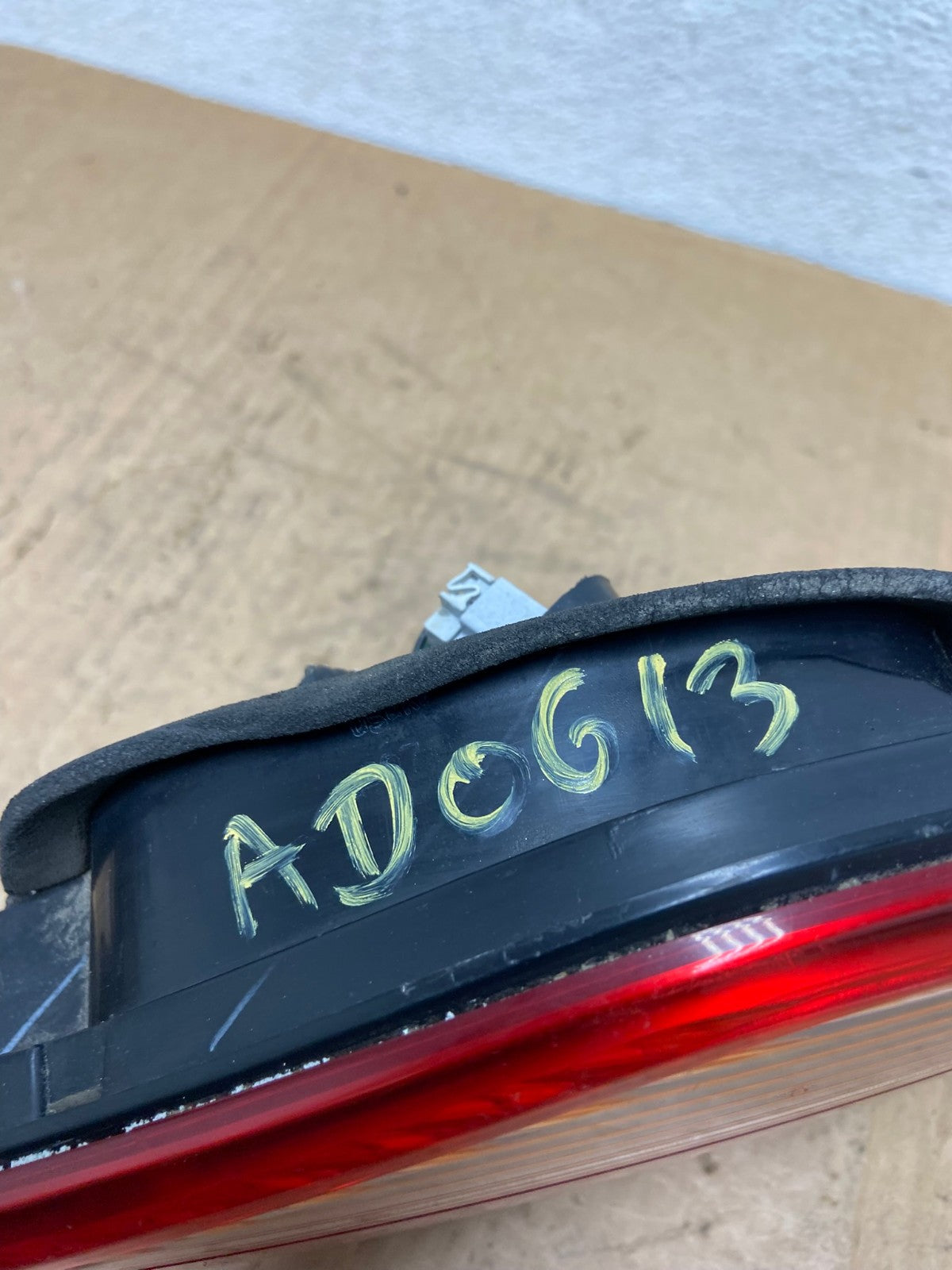 1998 to 2000 Honda Accord Right Passenger Side Inner Tail Light AD0613 LK7
