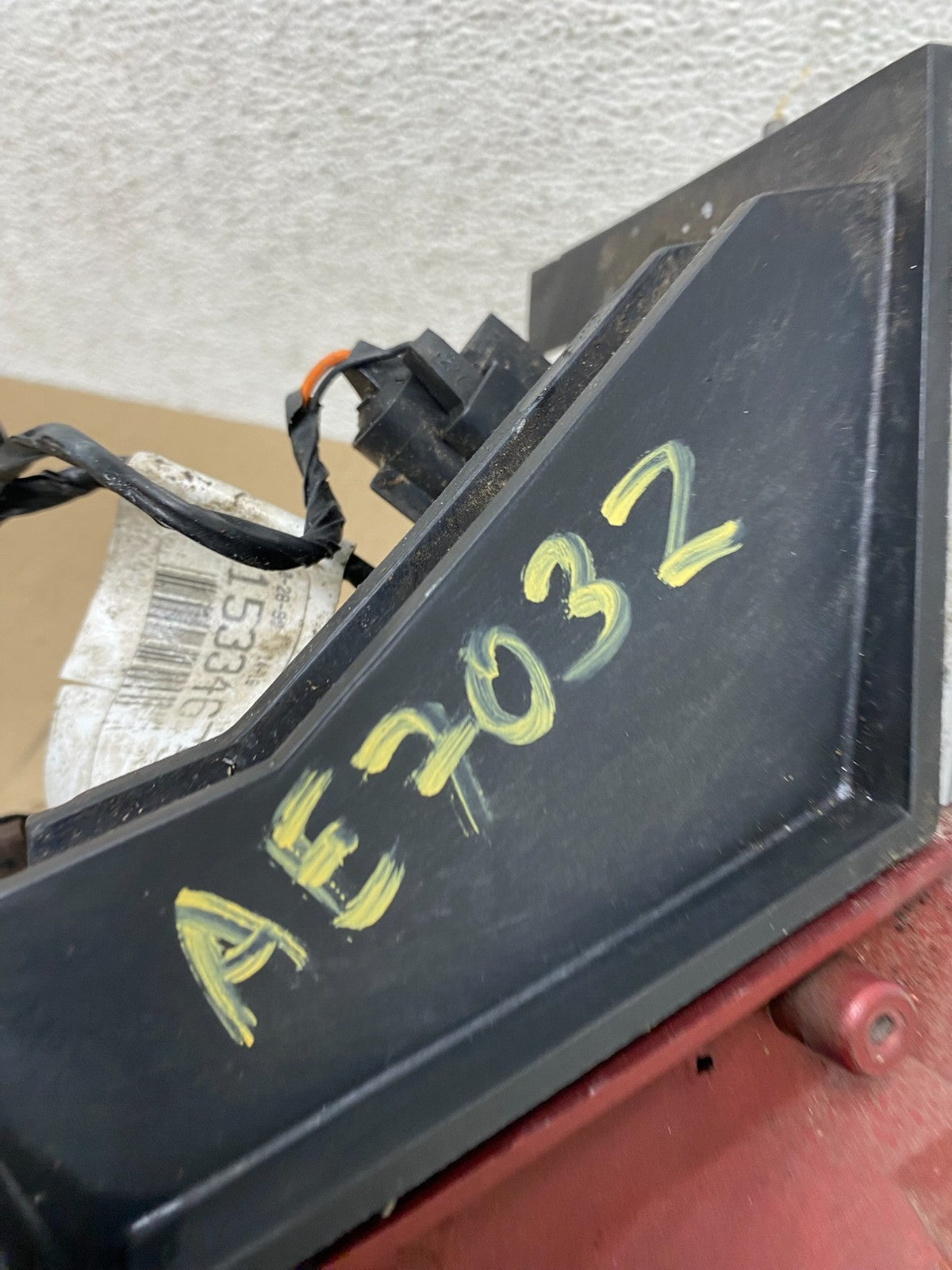 1992 to 2002 Cadillac Eldorado Right Passenger Headlight With Harness AE703210