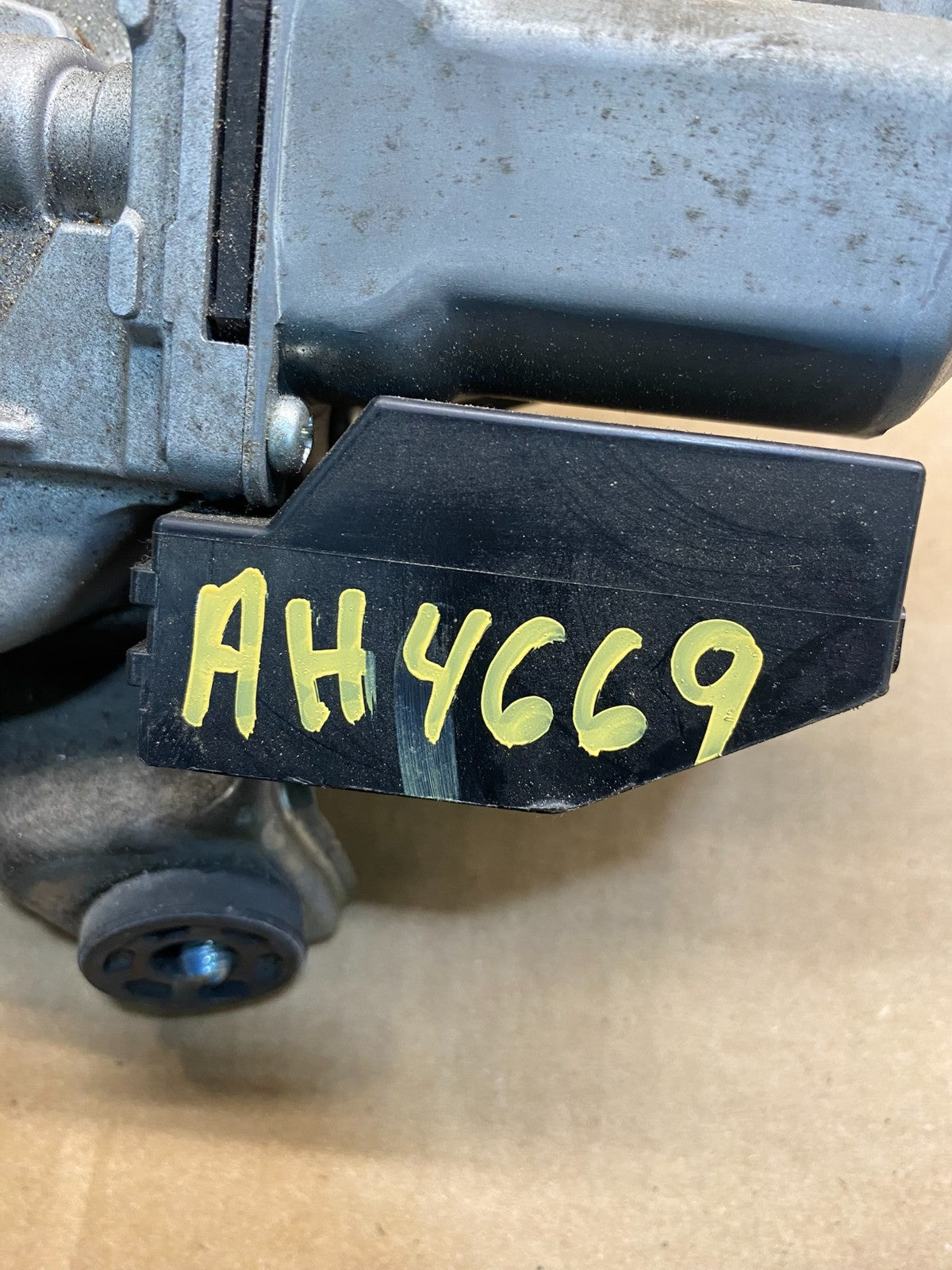 2012 to 2017 Toyota Prius V Rear Wiper Windshield Motor ah4669 DG7