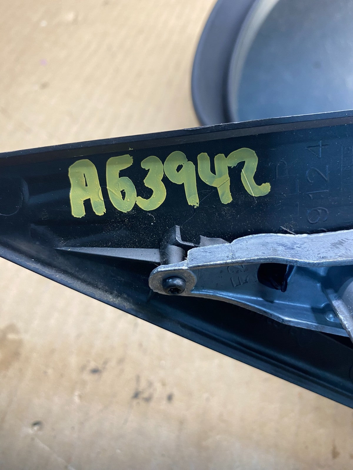 2006 to 2008 BMW 325i Right Passenger Side View Door Mirror AG3942 DW11