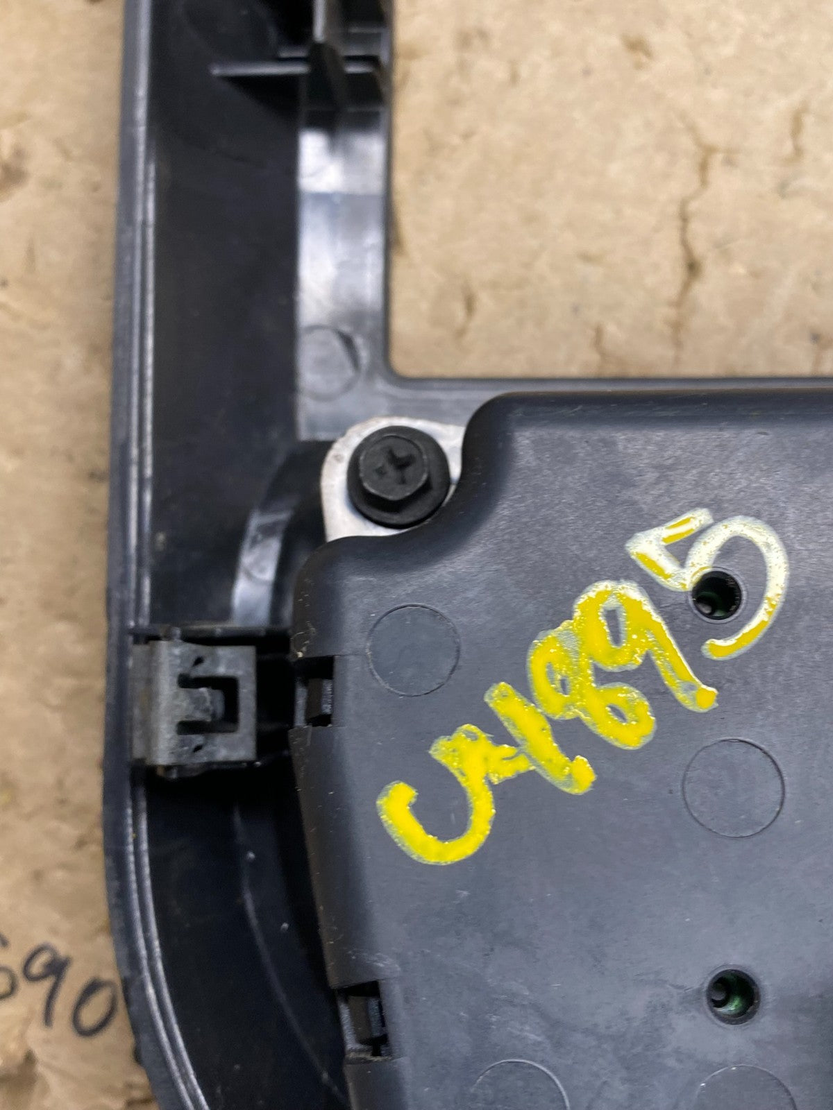 2011 to 2017 Jeep Compass Dash Climate Temperature Control Radio Bezel u4895 DG7