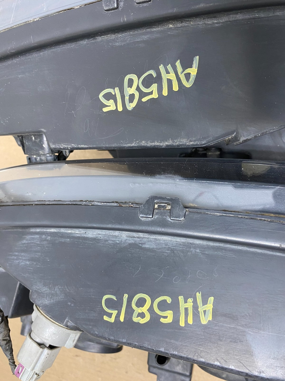 2006 - 2009 Chevrolet Trailblazer Left+Right Headlights Flush Half Bar AH5815 DW14