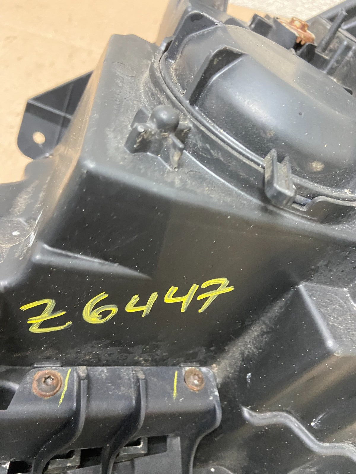 2010-2015 Chevrolet Equinox Right Passenger Halogen Projector Headlight Z6447 DW8