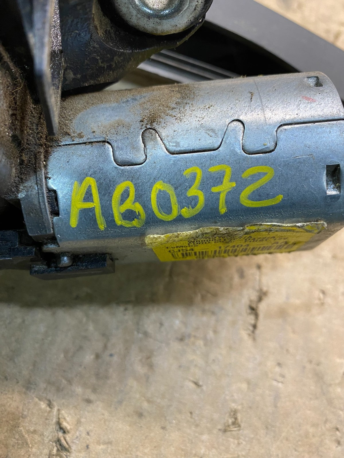 2013 to 2019 Ford Escape Rear Windshield Wiper Motor OEM AB0372 DG7
