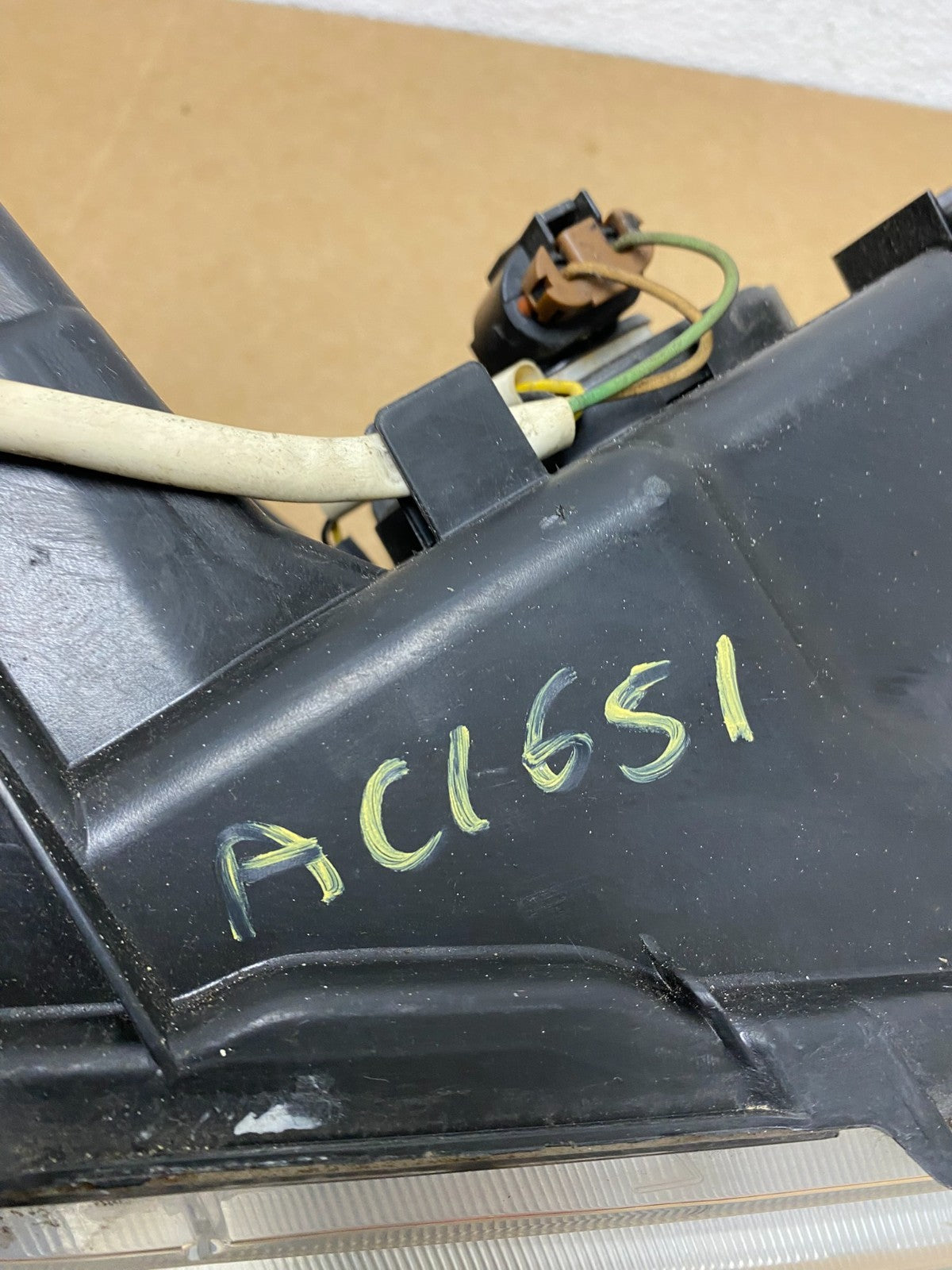2010 2011 2012 Subaru Legacy Outback Left Driver Halogen Headlight AC1651 DW8