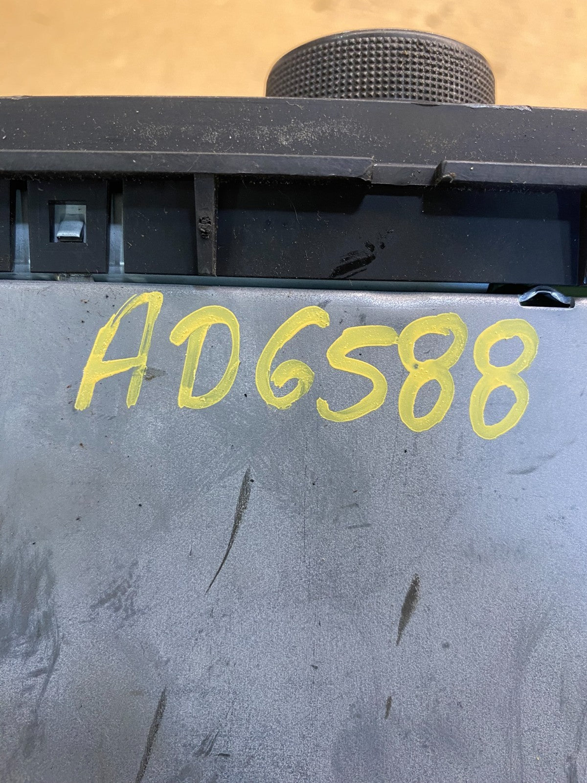 2007 to 2014 GMC Chevy Truck Yukon Silverado AM FM Radio AD6588 DG7