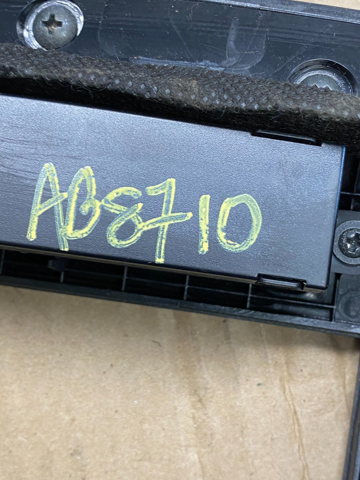 2007 to 2012 Hyundai Santa Fe Center Air Vent A/C Clock Bezel Trim AB8710 DG6