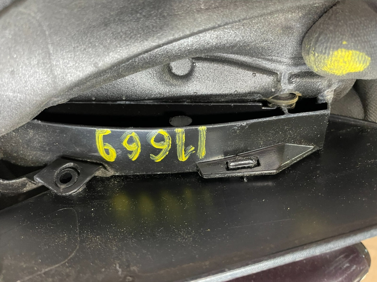 2008-2012 Buick Enclave Left Driver Heat Door Turn Sg Mirror OEM i1669 TWO PLUGS7