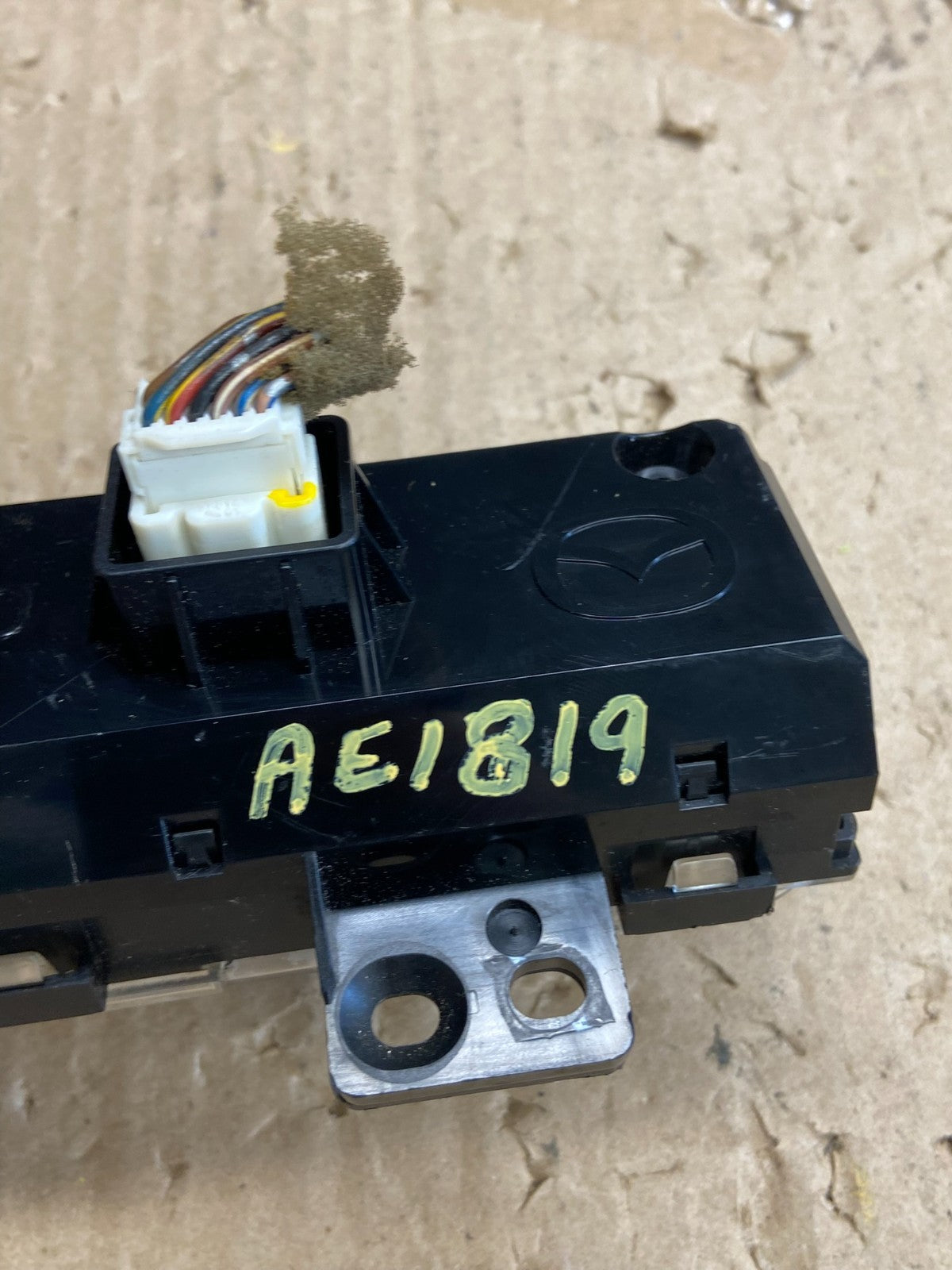 2008 to 2015 Mazda CX-9 Clock Information Display Screen TD11611J0 ae1819 DG5