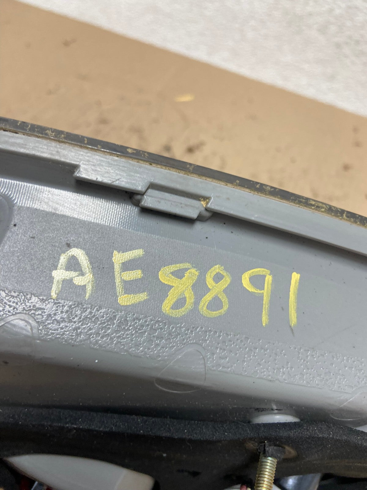 2004 to 2009 Lexus Rx350 RX330 Left Driver Inner Tail Light AE8891 LK7