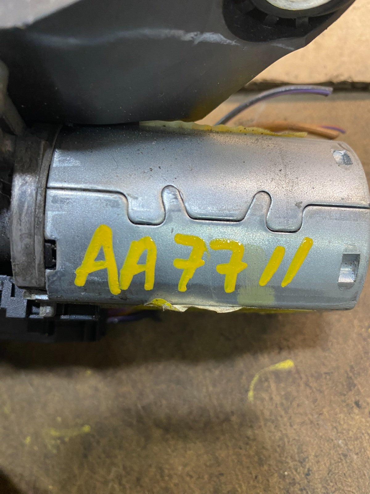 2007 to 2013 BMW X5 E70 Rear Windshield Wiper Motor OEM AA7711 DG5