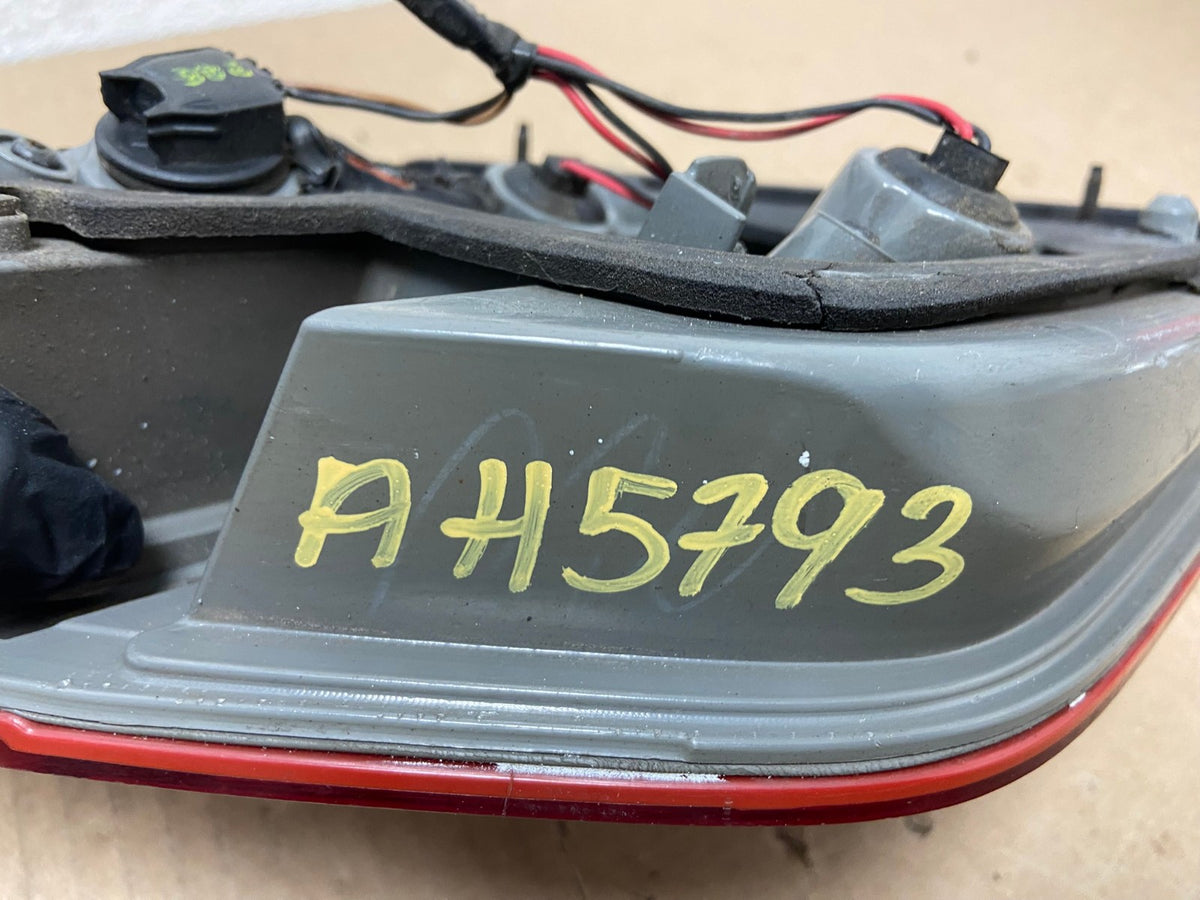 2013 to 2018 Ford Taurus Right Passenger Rh Side Tail Light Inner AH5793 LK6
