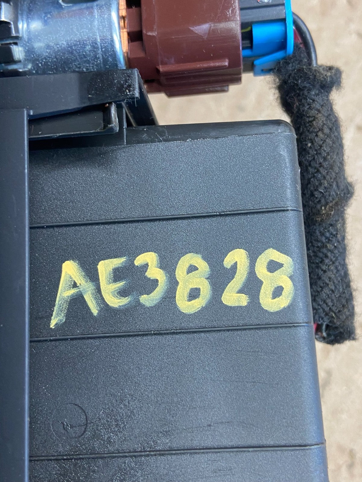 2007 - 2014 Chevrolet Tahoe Yukon Pedal Traction Control Switch AE3828 DG5