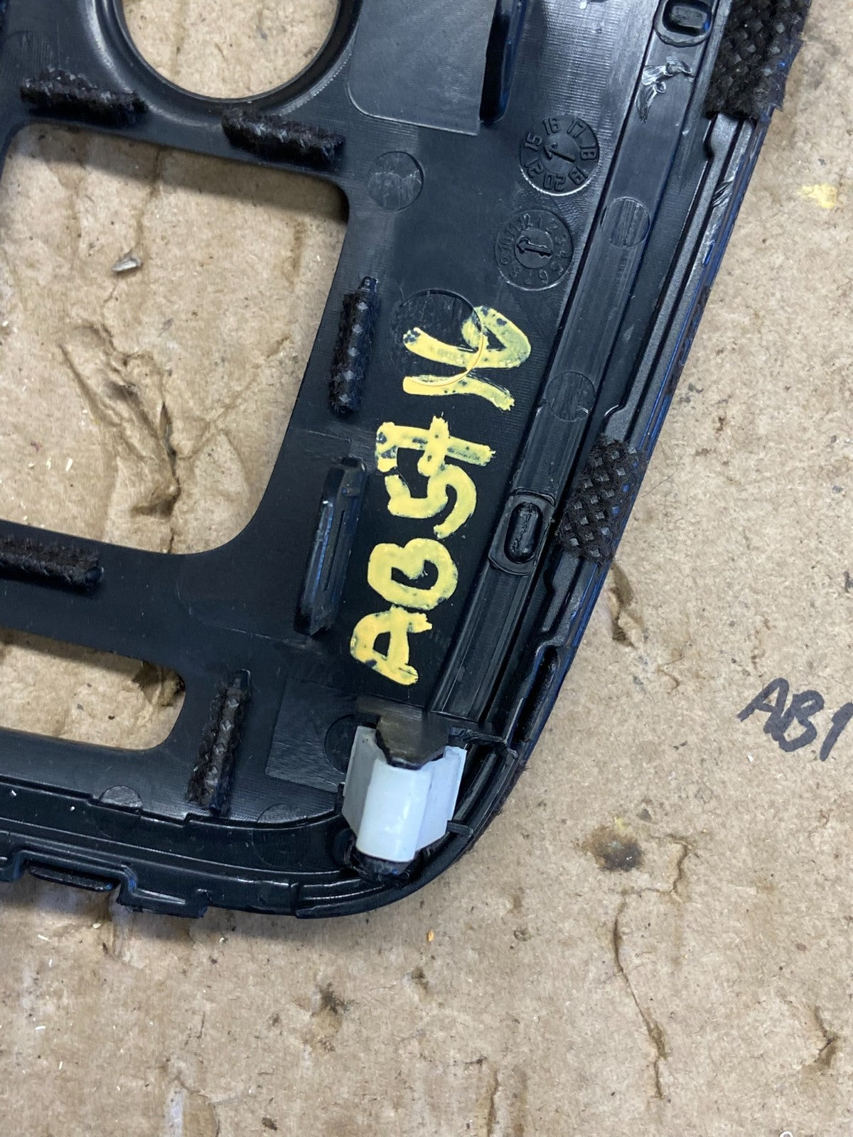 2016 to 2018 Kia Optima Front Dash Radio Bezel Trim Air Vent OEM AB5716 DG6