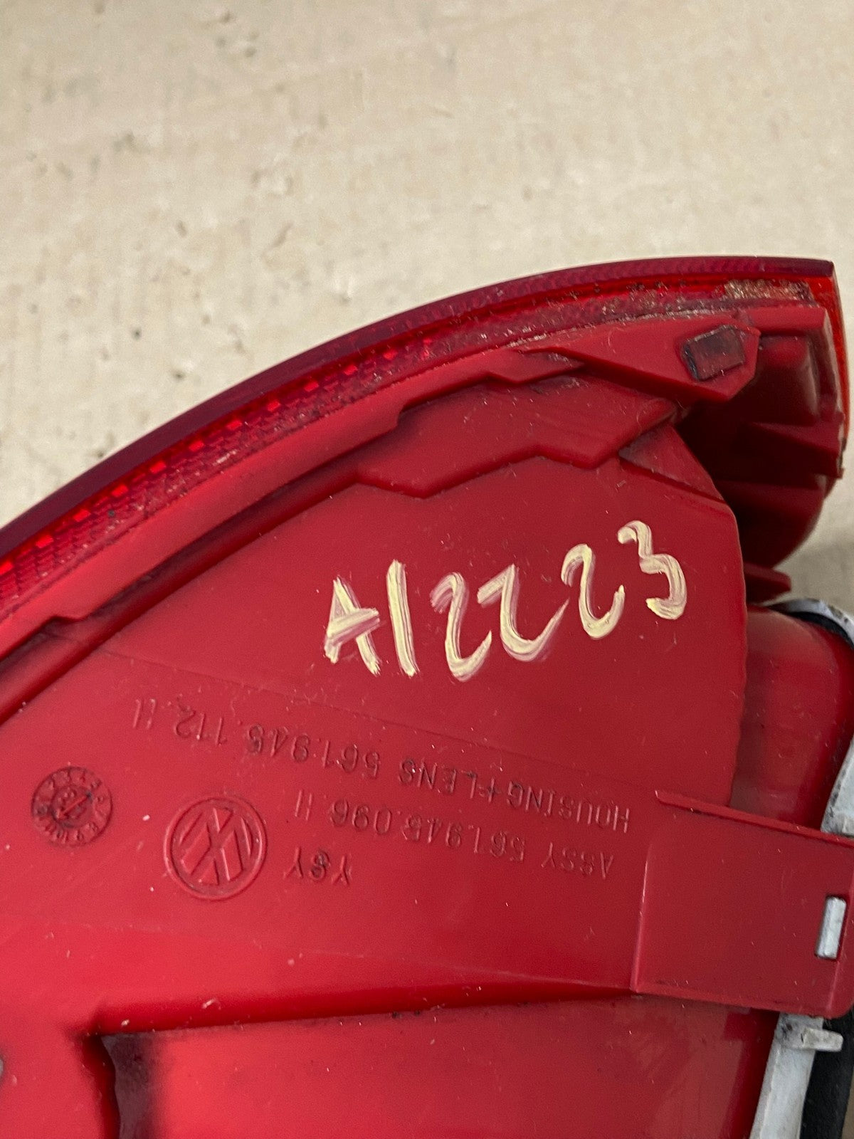 2012 to 2015 Volkswagen Passat Right Passenger Rh Side Tail light AI2223 LK8