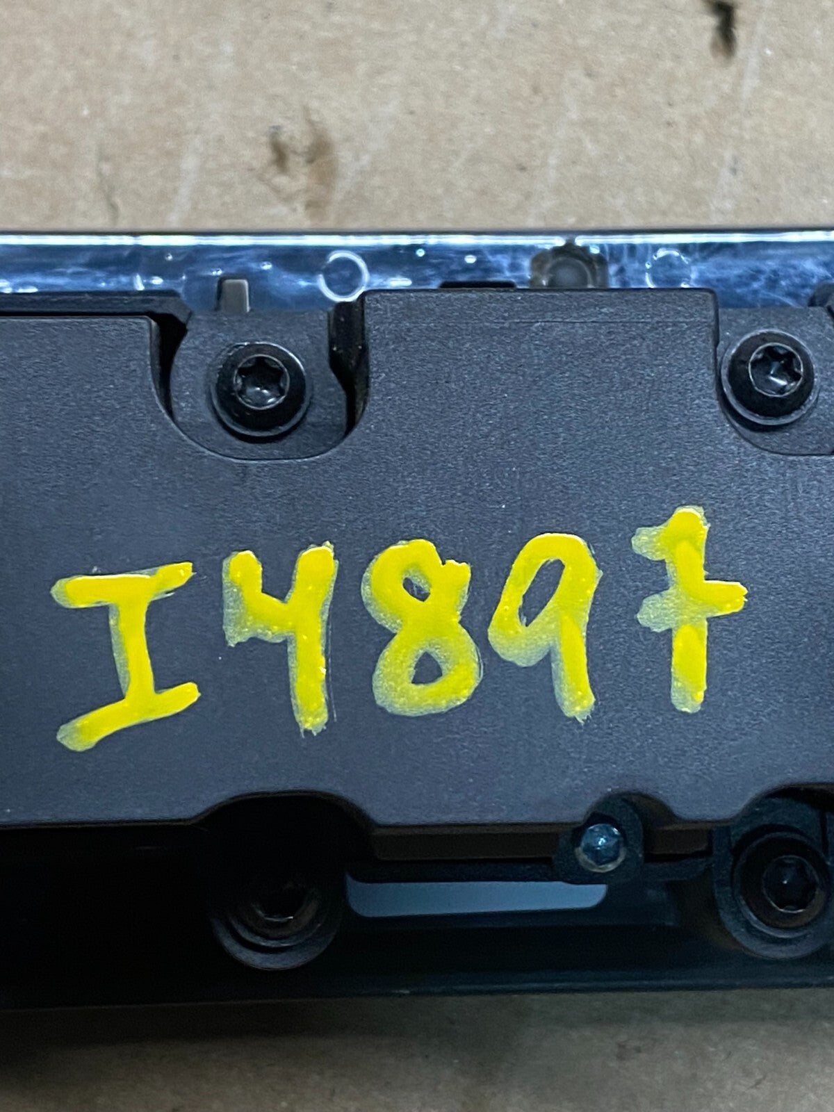 2005 - 2007 Mercedes C230 C240 Center Console Switch Control Unit I4897 DG17