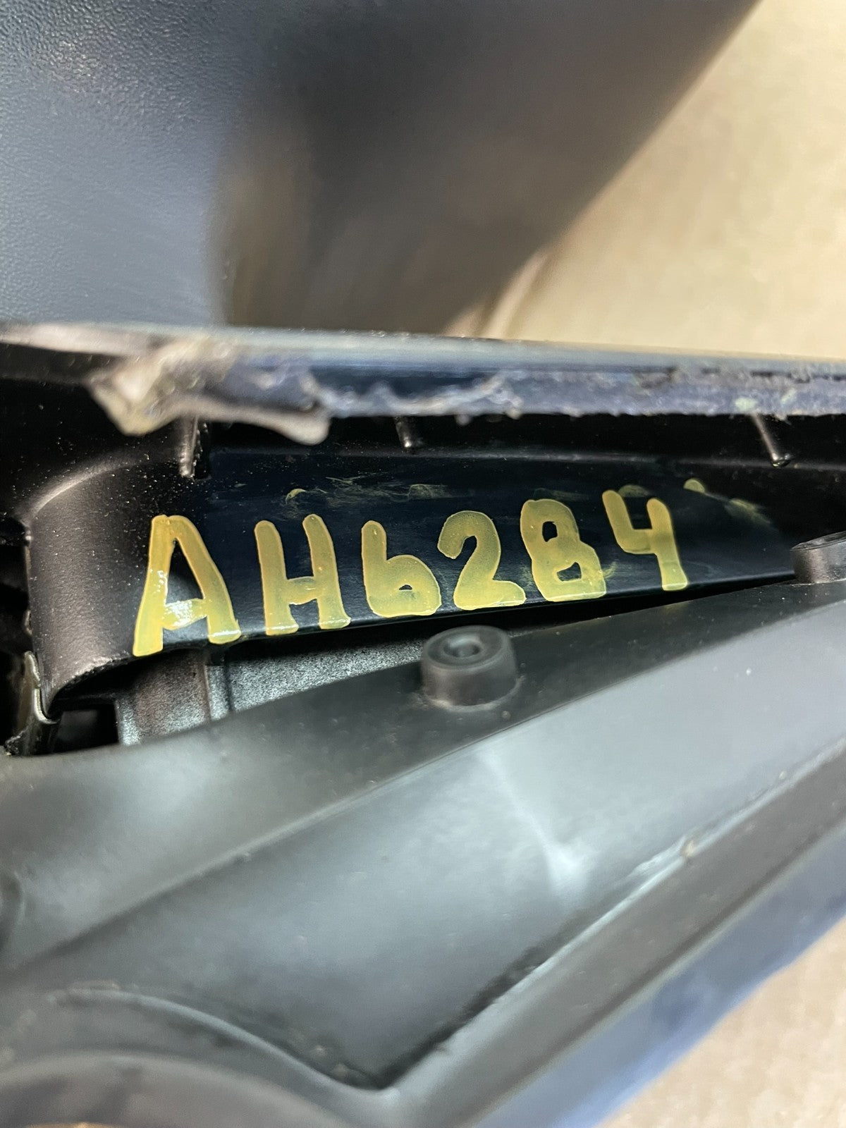 2001 to 2006 Toyota Sequoia Left Driver View Door Mirror AH6284 DW11