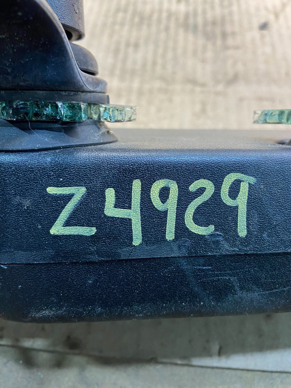 2003 to 2008 Pontiac Vibe Rear Wiper Windshield Motor OEM z4929 DG6