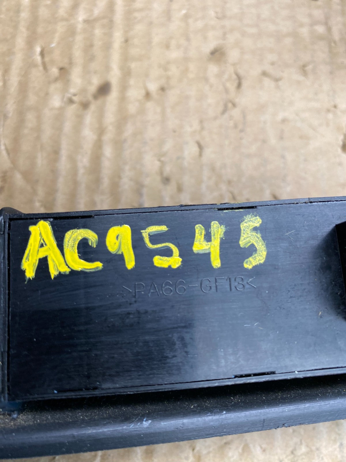 2007 to 2014 Silverado Sierra Center Console Radio Bezel Air Vents AC9545 DG5