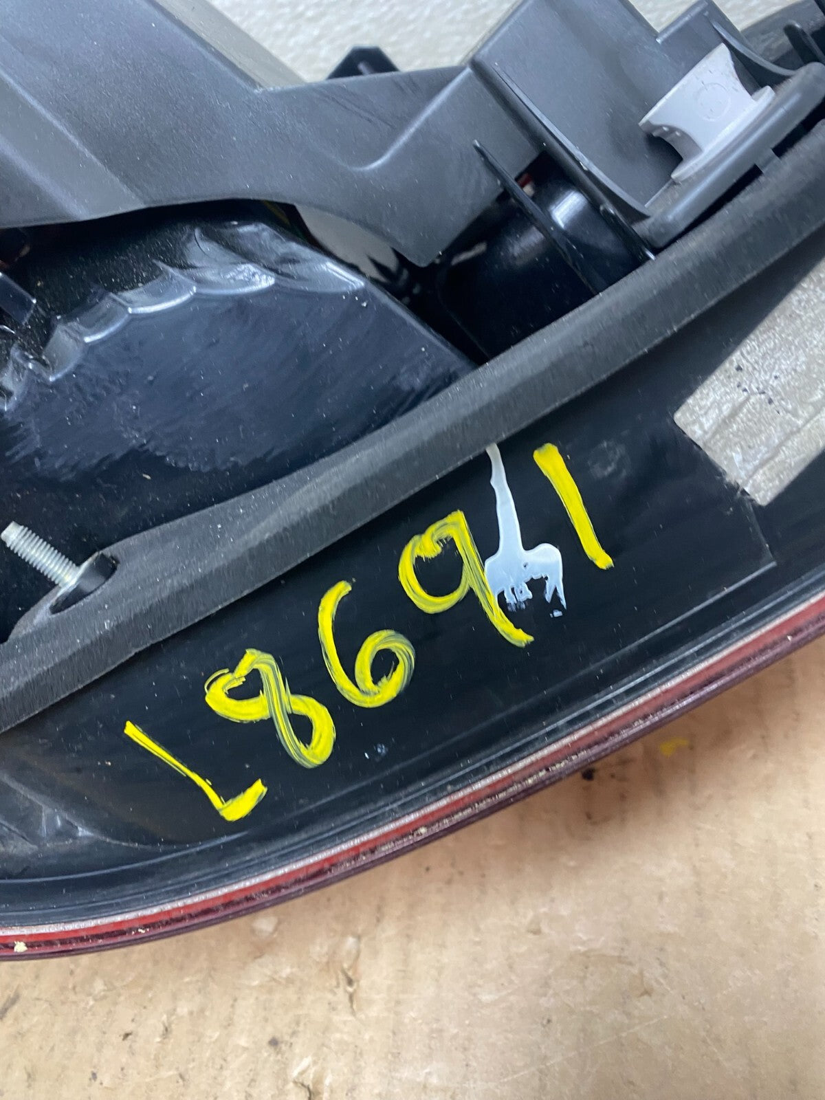 2008 2009 2010 BMW 5 525i 530i Right Passenger Rh Tail Side Light L8691 DW8