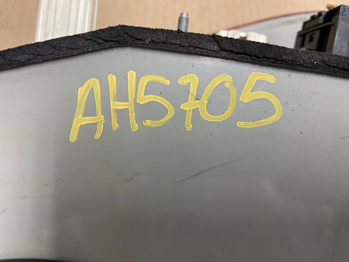 2004 2005 2006 BMW E53 X5 Left Driver Lh Side Tail Light AH5705 LK6