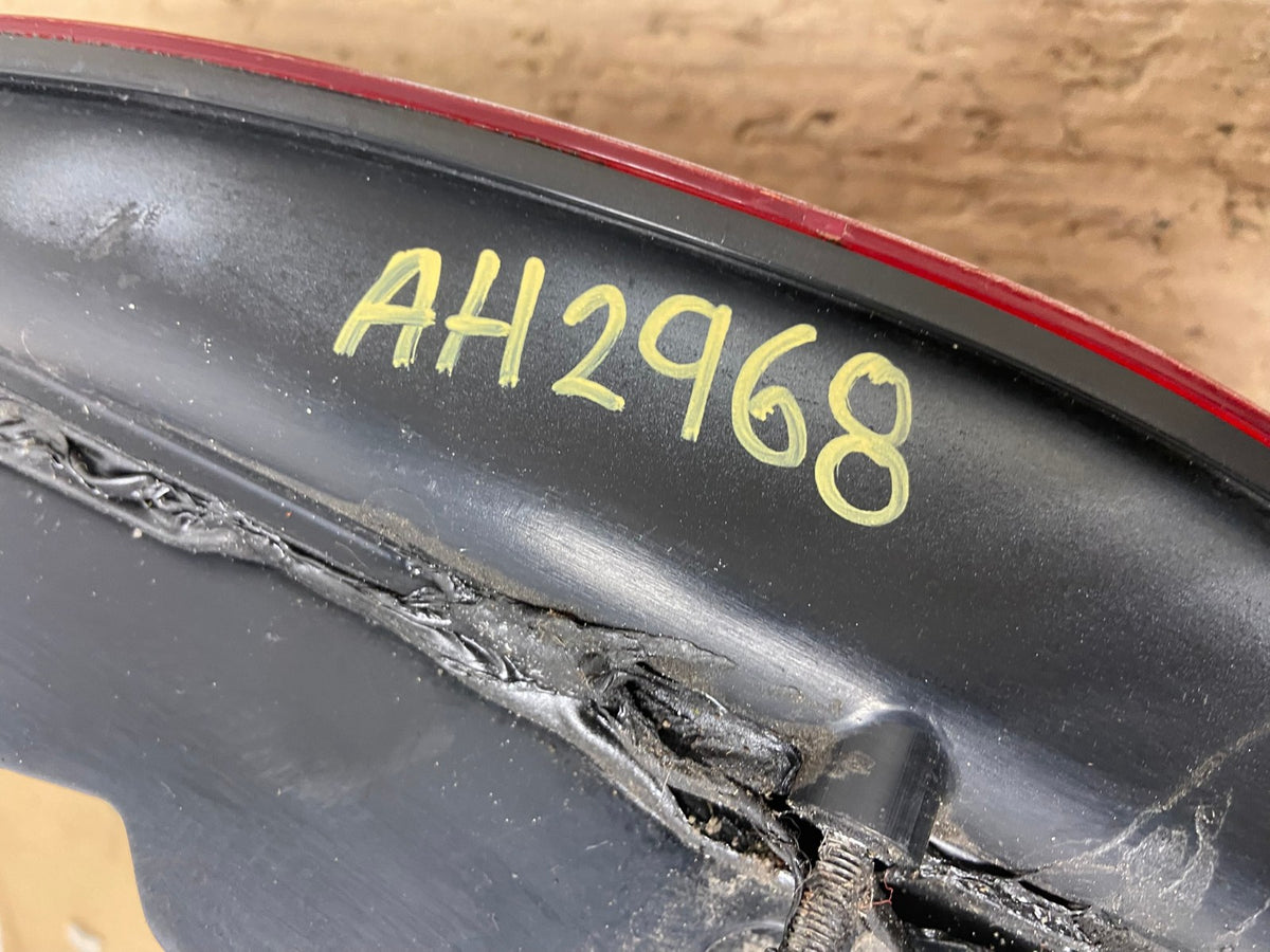 2000 to 2001 Nissan Maxima Right Passenger Rh Side Tail Light AH2968 LK8