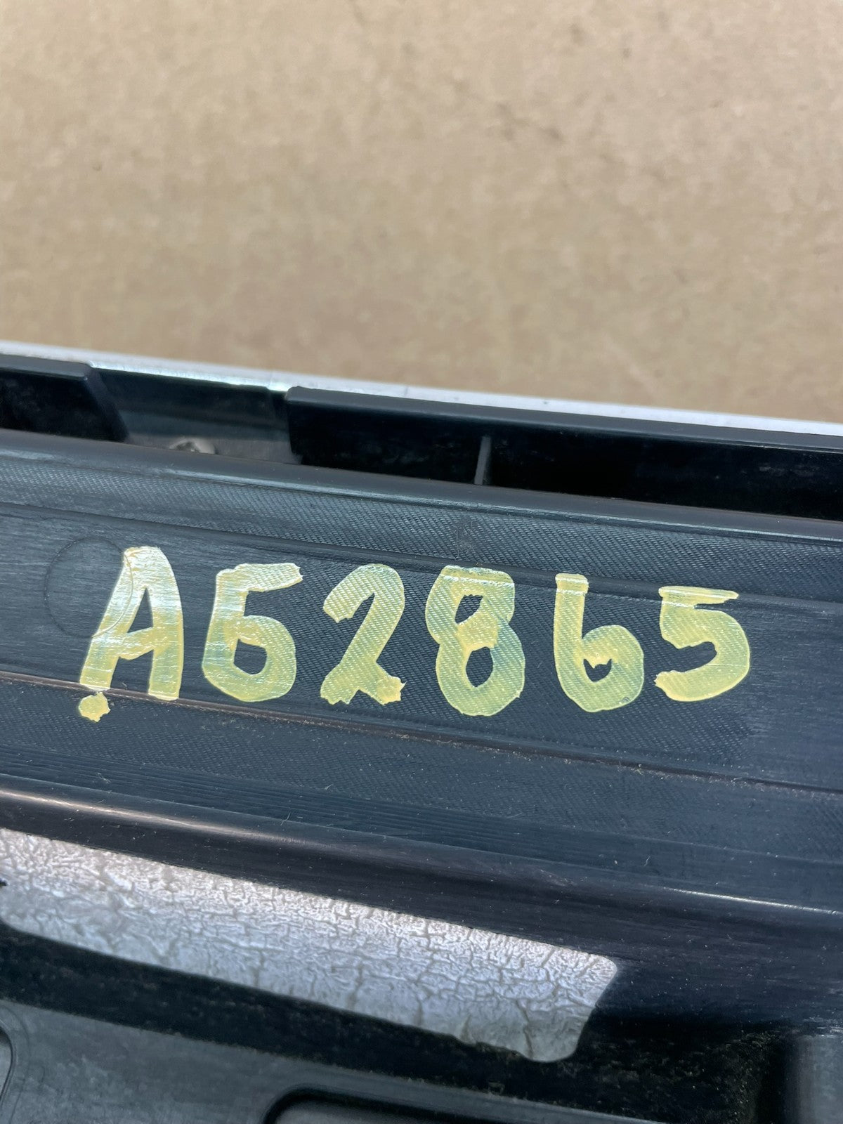 2011 to 2013 Honda Odyssey Front Upper Grille Grill AG2865 DG5
