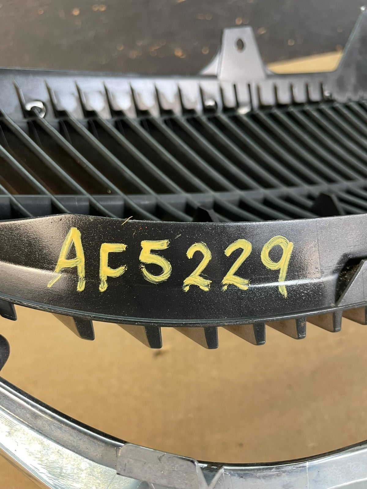 2006 - 2008 Lexus GS300 GS350 GS450 Front Upper Chrome Grill Grille OE AF5229 DW5