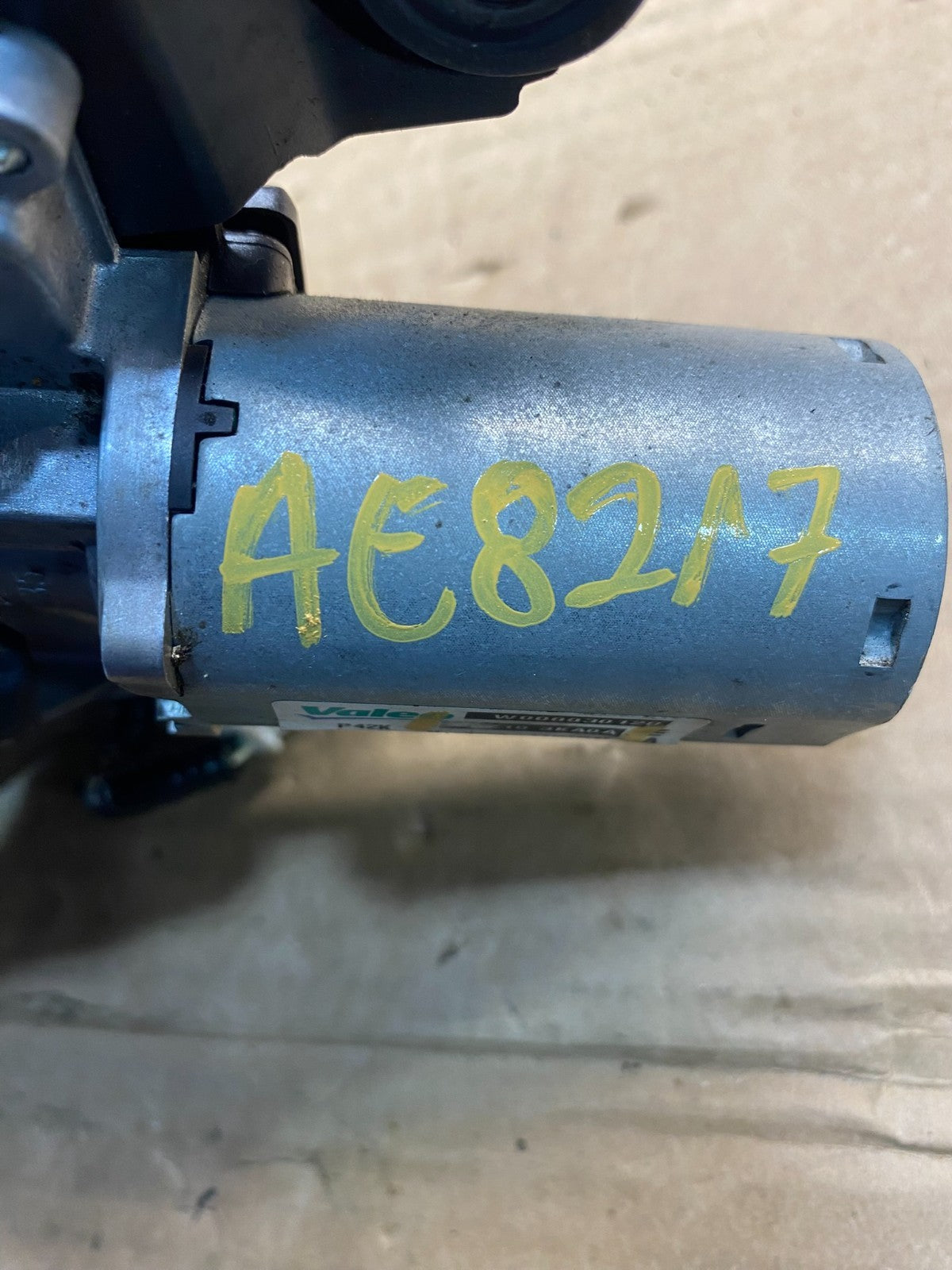 2013-2016 Nissan Pathfinder Back Door Rear Wiper Motor Wiper Blade AE8217 DG7